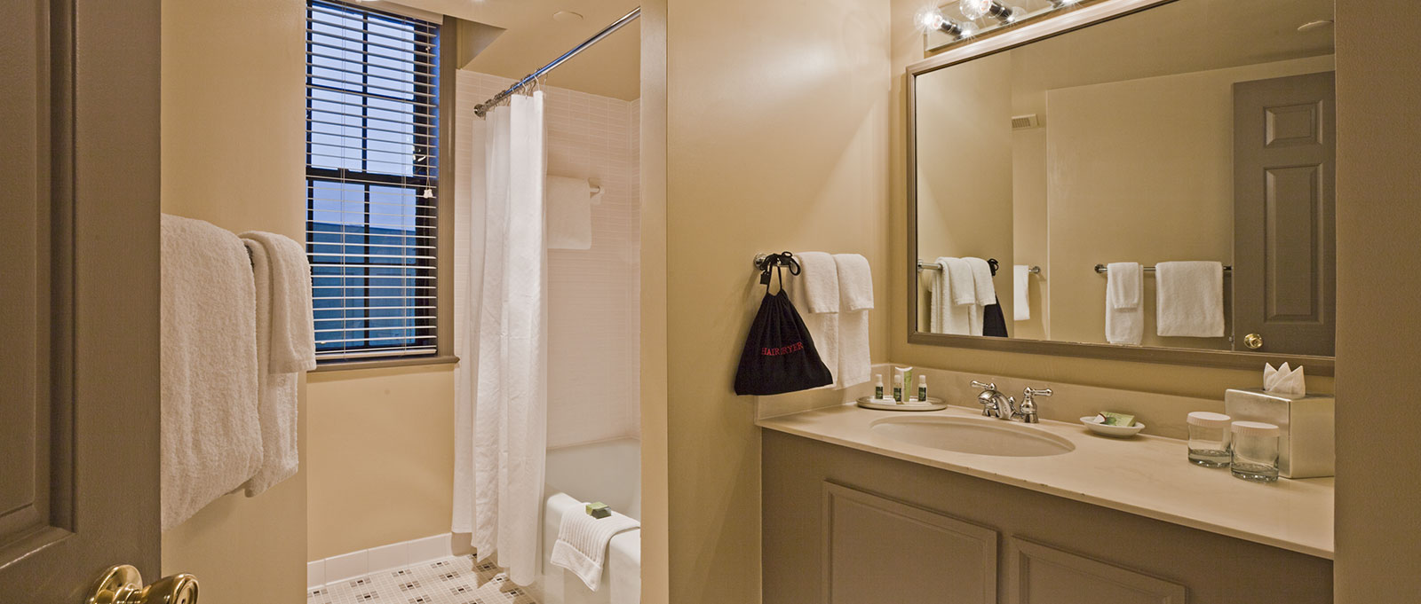 Amenities of The Henley Park Hotel